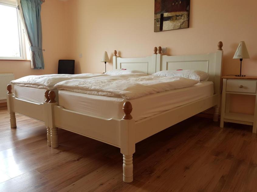 Connemara Haven Bed And Breakfast Oughterard Exterior photo