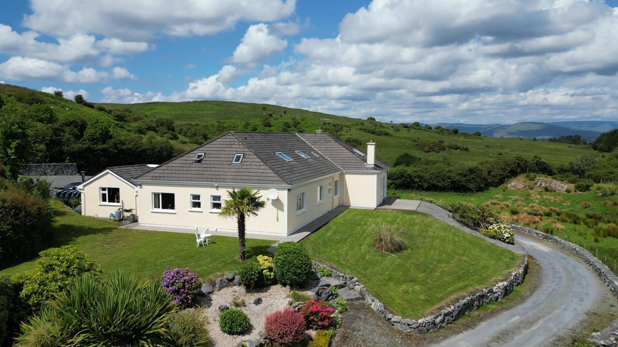Connemara Haven Bed And Breakfast Oughterard Exterior photo